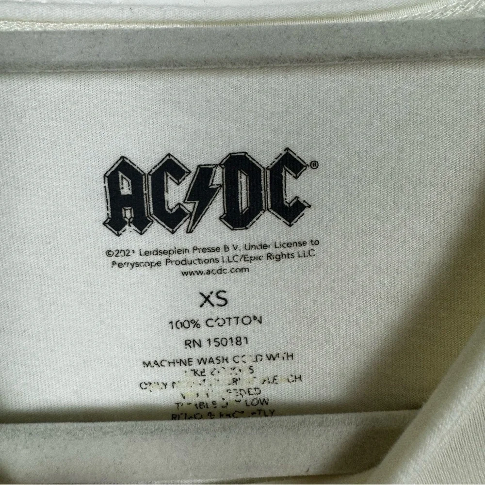 AC/DC Tour Graphic T-Shirt 100% Cotton Crewneck Cream Leopard Animal Size XS - Picture 2 of 3